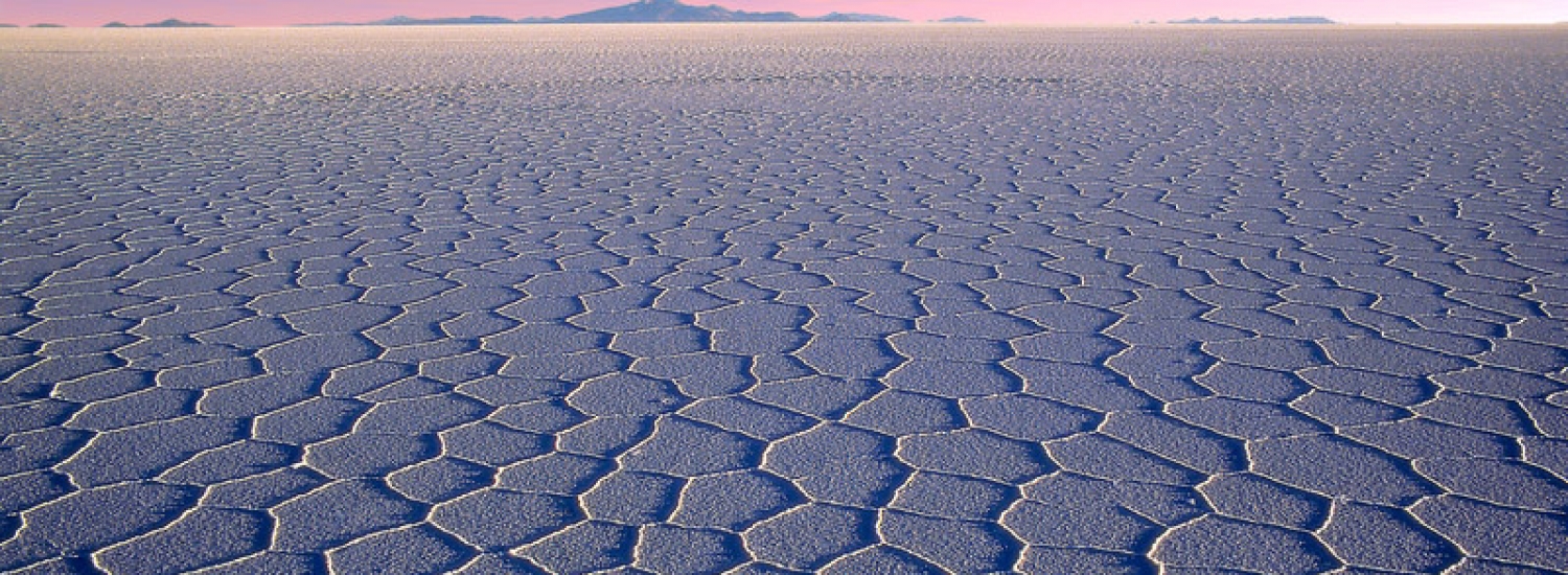 OB-UYU/6 Tour de 2 días y 1 noche  Salar de Uyuni - Volcán Thunupa