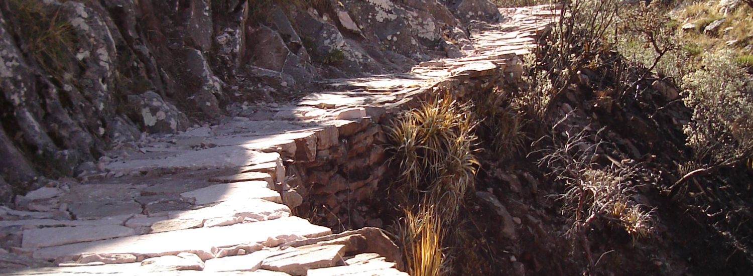 OB-SRE/14 Sucre - Maragua - Foot Prints from Niñu Mayu