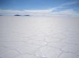 4 days and 3 nights Tour Uyuni Salt Flats - Thunupa Volcano - color Lagoons, returning to Uyuni *Transfer to San Pedro de Atacama (Optional)