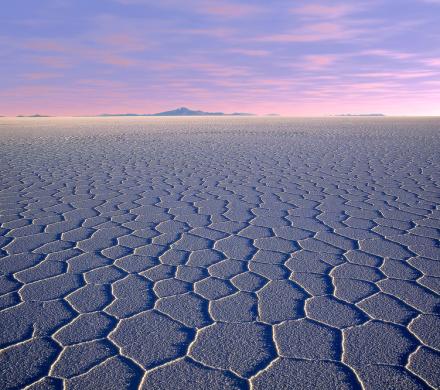 Tour de 2 días y 1 noche  Salar de Uyuni - Volcán Thunupa