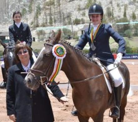 Caballos Con El Club Hí­pico Medio día