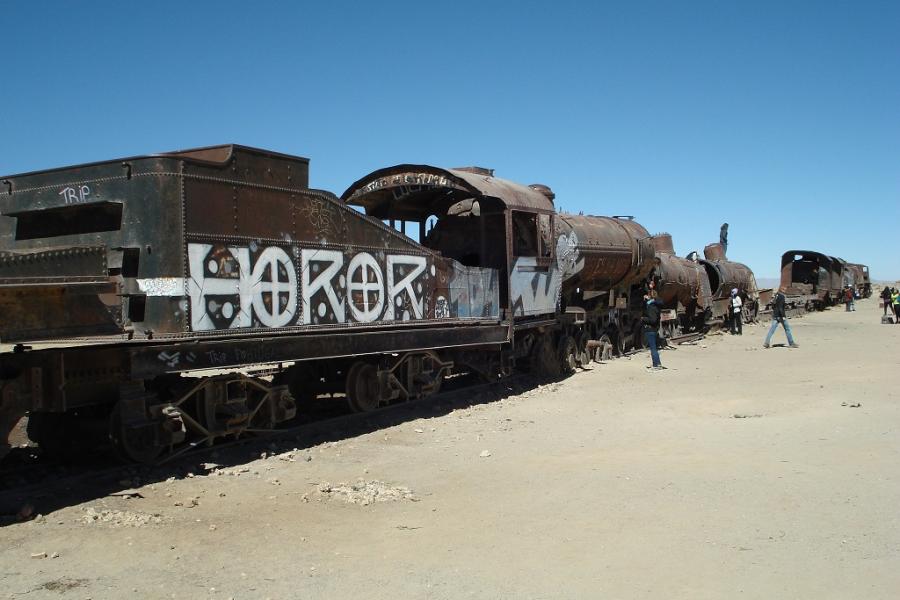 4 day  and 3 nights tour  Uyuni Salt Flats - Color Lagoons - Tupiza