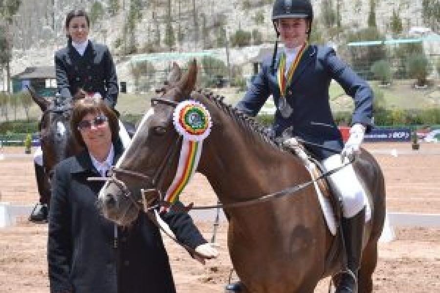 Caballos Con El Club Hí­pico Medio día