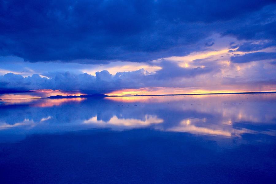 Noche de Estrellas - Amanecer en el salar de Uyuni